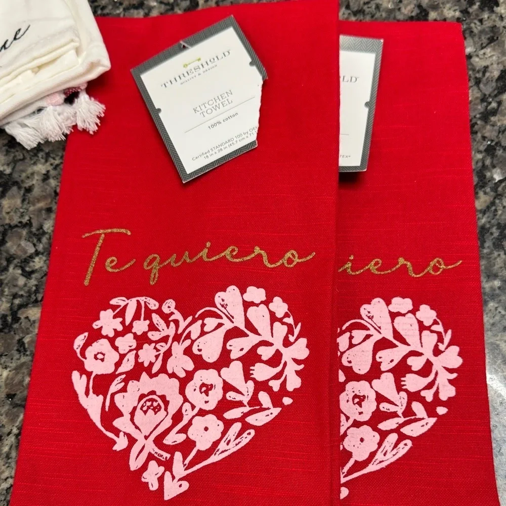 Threshold Valentine’s Day kitchen towels Apron placemats and runner bundle NWT